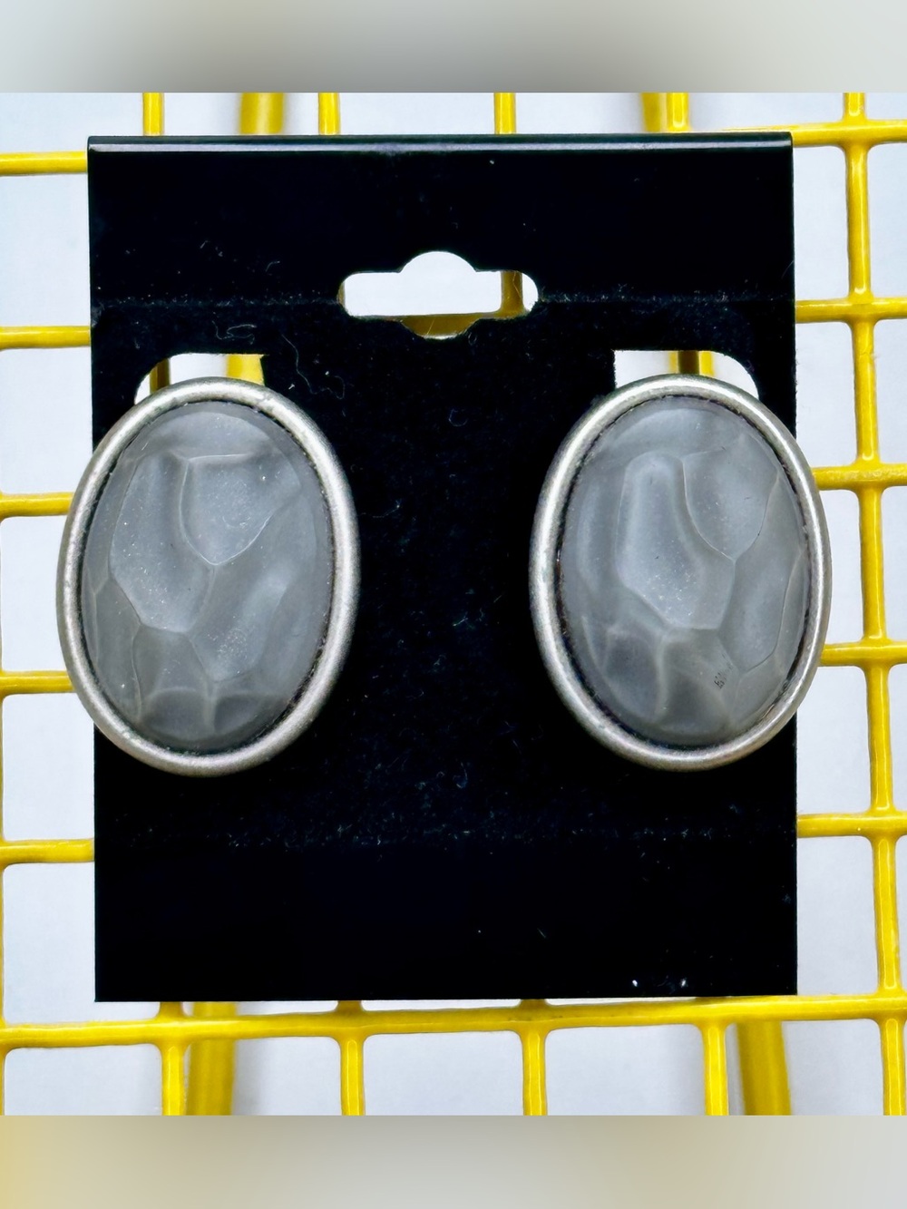 Ben-Amun Gray Bolder Oval & Gun Metal Clip-On Earrings